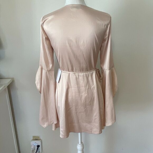 NWT Revolve Majorelle Satin Hex Mini Tie Wrap Blush Ritual Slit Bell Sleeve SM - Picture 3 of 11